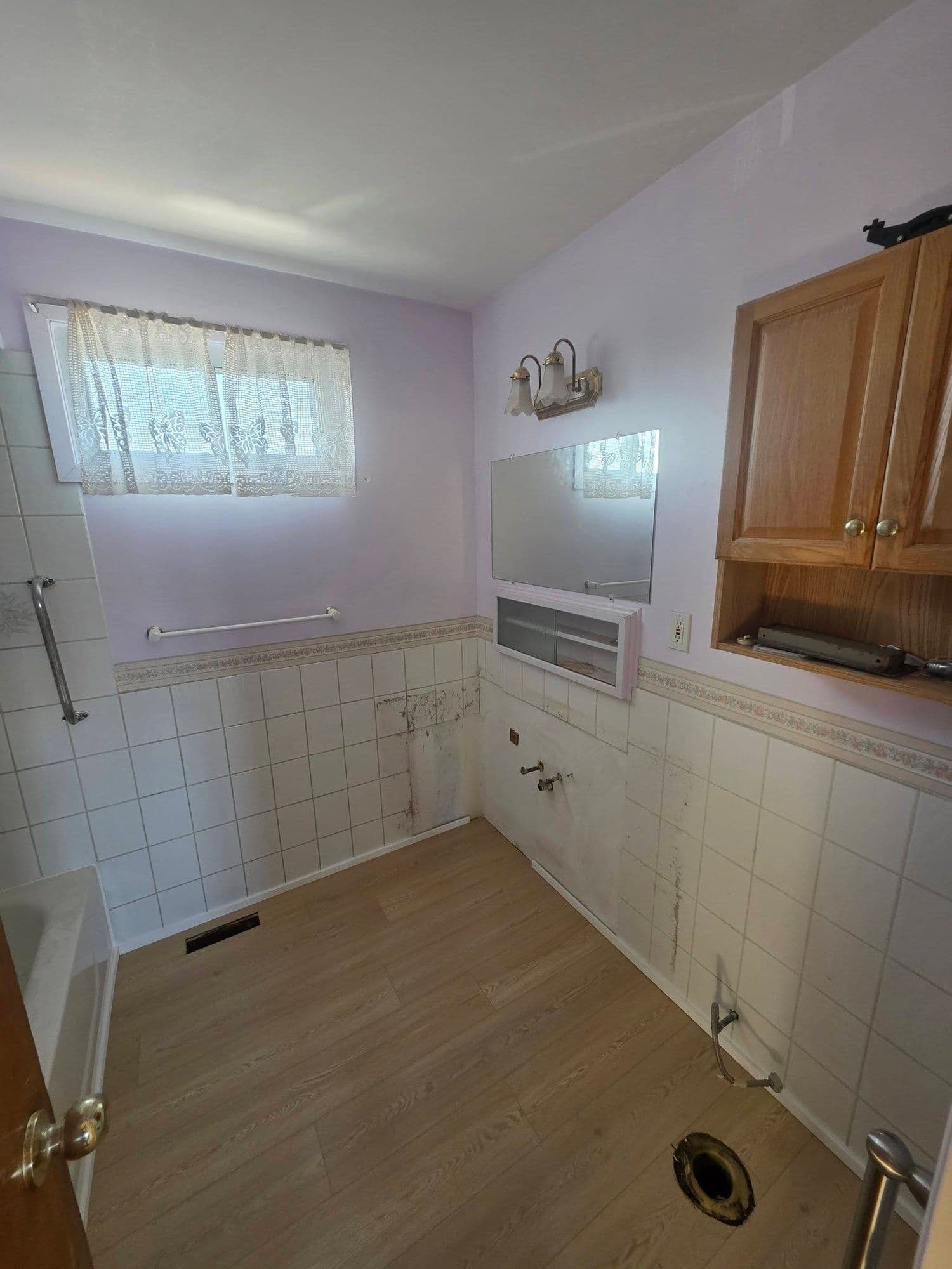 Bathroom before renovation